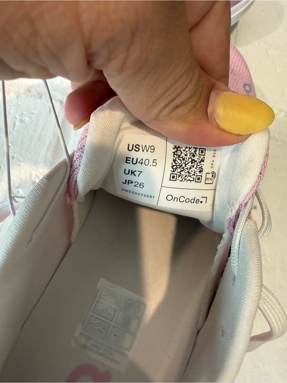On Running Pink Mesh Cloud Running Shoes - Picture 4 of 6